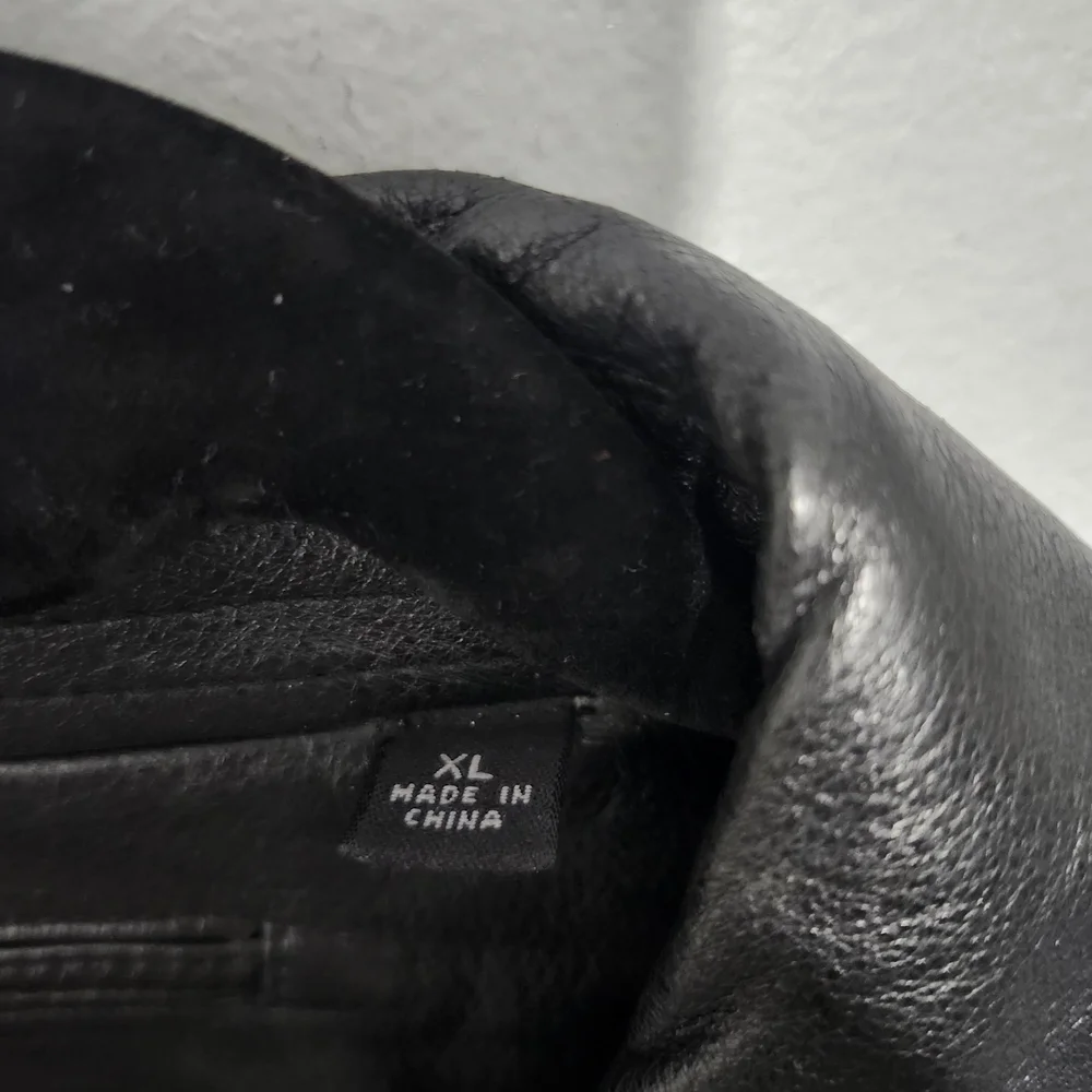 Roundtree & Yorke Black Leather Bomber Jacket